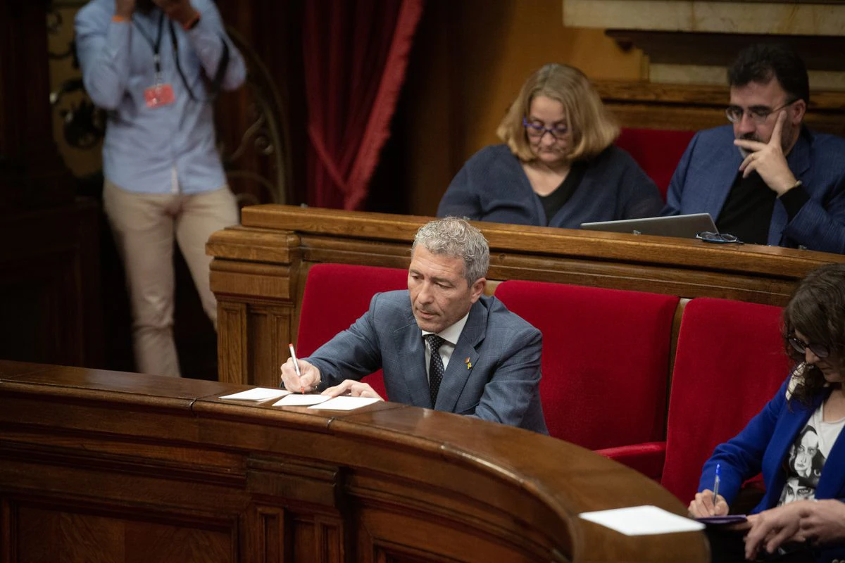 Lutte linguistique entre la politique et les tribunaux