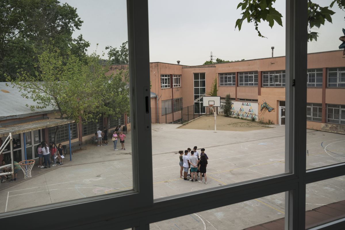 Bourses salariales, plus de places en formation professionnelle et orientation étudiante : les recettes de la Fondation Bofill pour en finir avec le décrochage scolaire en Catalogne