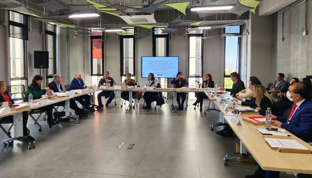 Des ateliers de formation continue pour les enseignants renforcent la transformation de l'éducation au Mexique