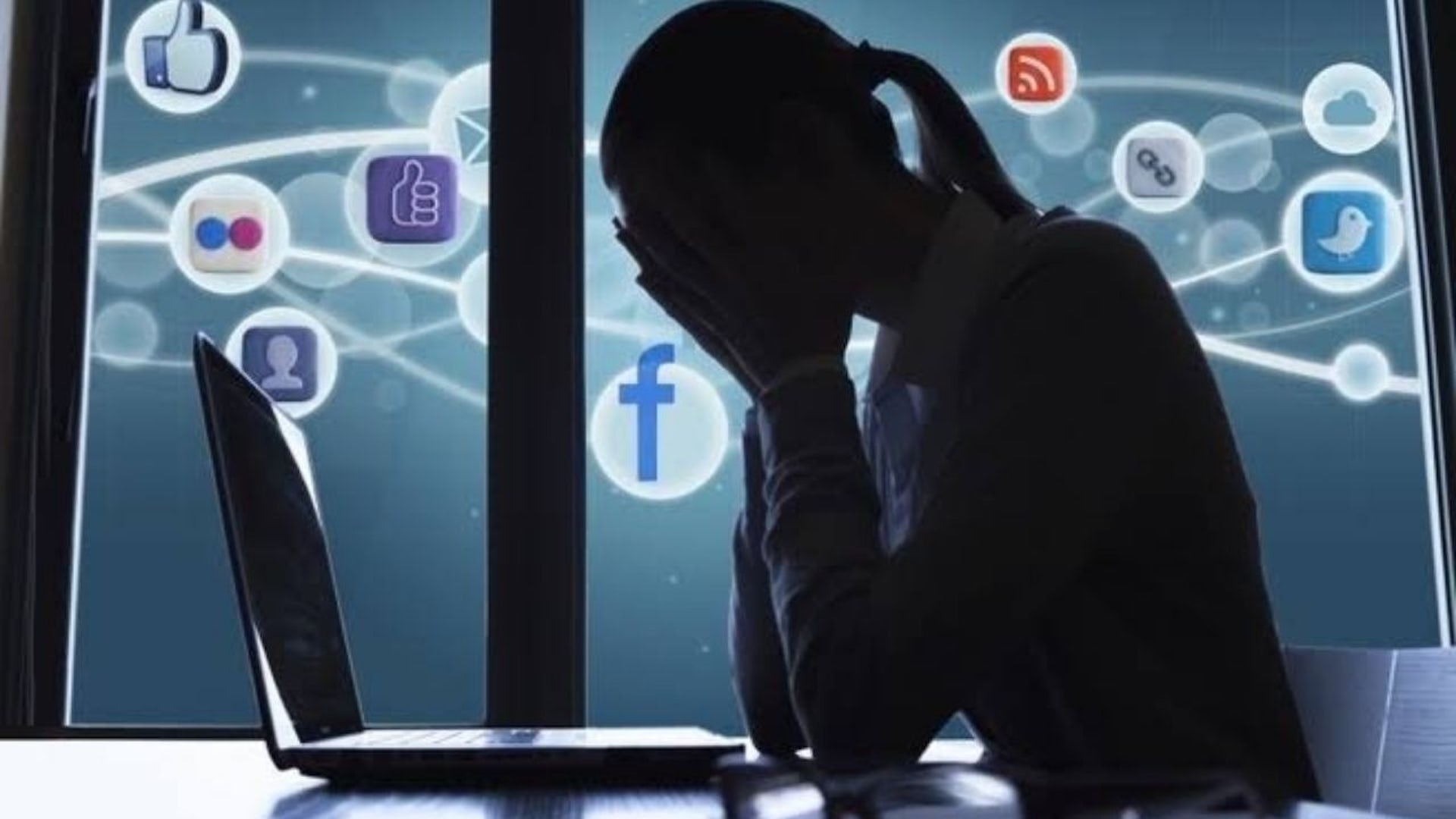 Pourquoi les réseaux sociaux nous habituent à la violence