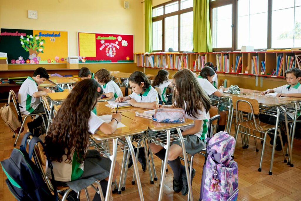 Infrastructure, sélection, apprentissage et débiteurs CAE : les flancs ouverts de l’éducation au Chili