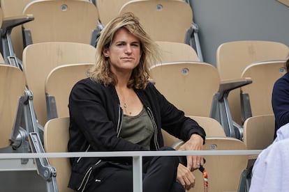 Mauresmo, dans les tribunes du siège parisien.