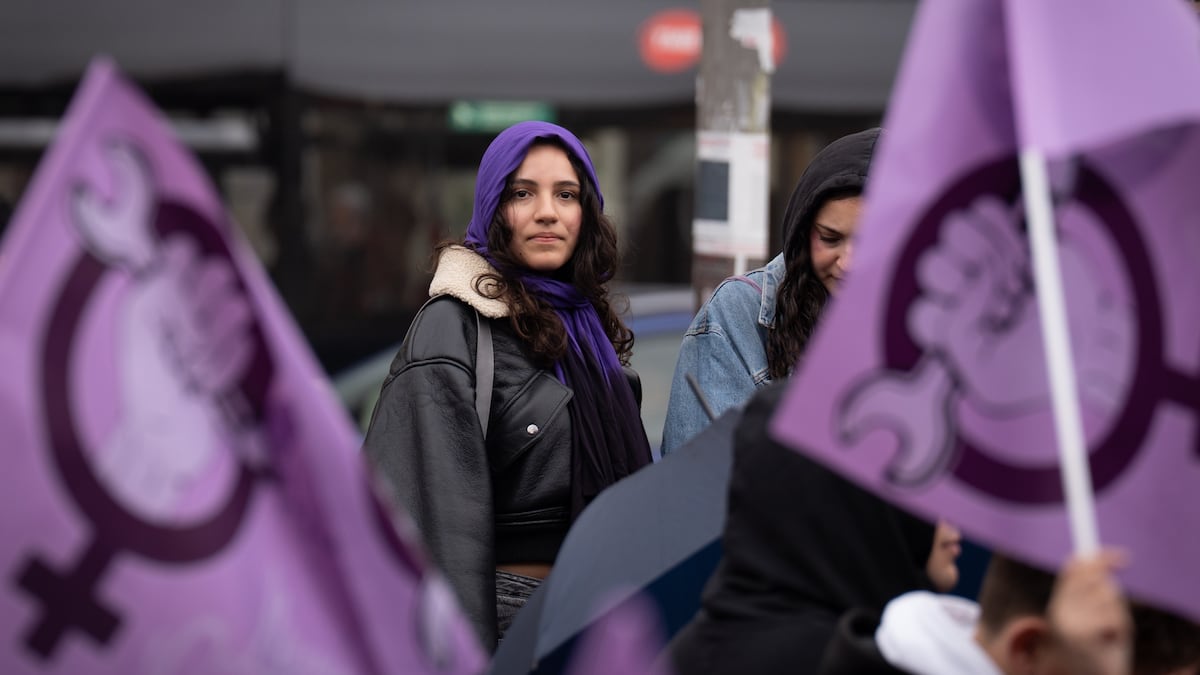 Le mur du féminisme face à la menace mondiale de l'ultra-droit marque le chemin de 8m