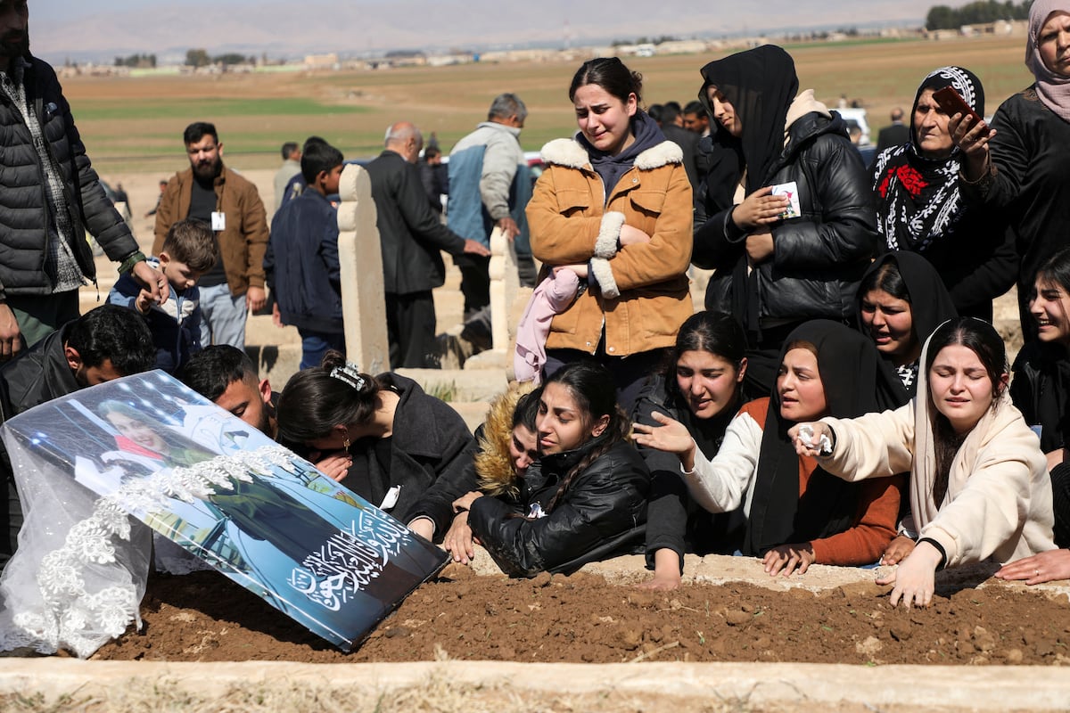 Trois jours d'insurrection et de massacres civils menacent de faire dérailler la transition en Syrie