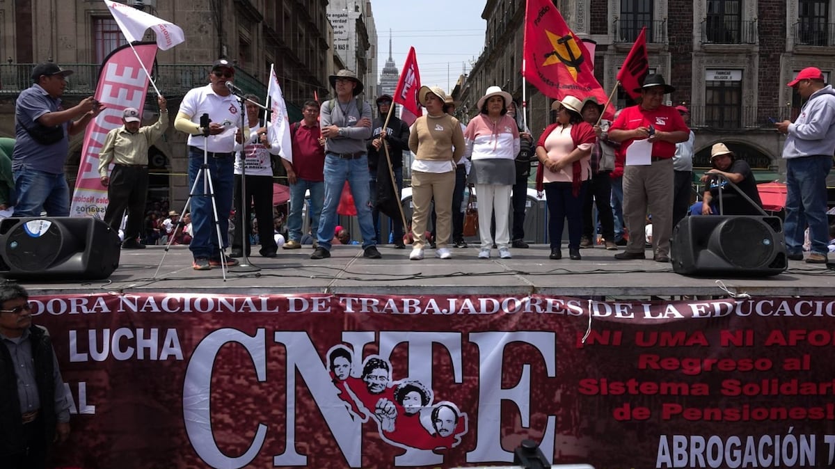 Les enseignants du CNTE mettent fin à la pression contre le gouvernement et se préparent à la grève indéfinie
