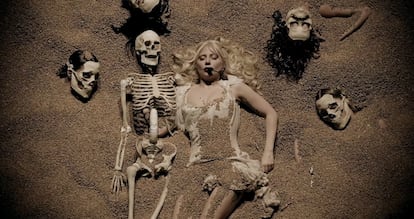 Lady Gaga, lors de son concert au Festival Coachella, dans lequel elle a présenté son nouvel album, «Mayhem».