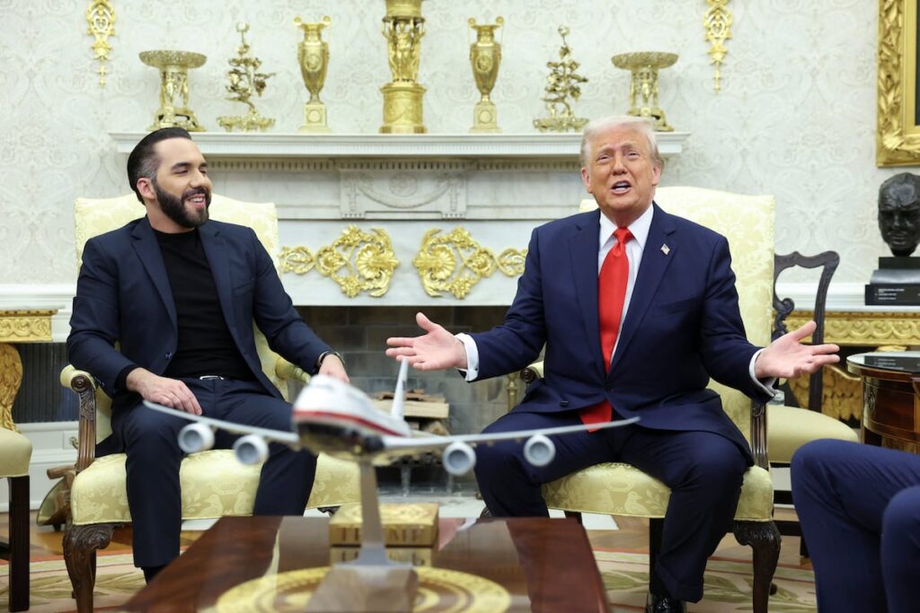 Bukele dit devant Trump qu'il ne retournera pas le migrant salvador déporté par erreur à sa prison