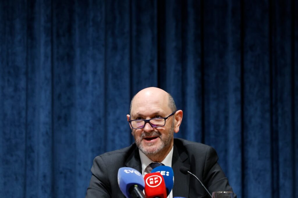L'UEFA oblige le retrait de l'Espagne comme hôte de la Coupe du monde 2035 et la candidature du Royaume-Uni reste la seule valide