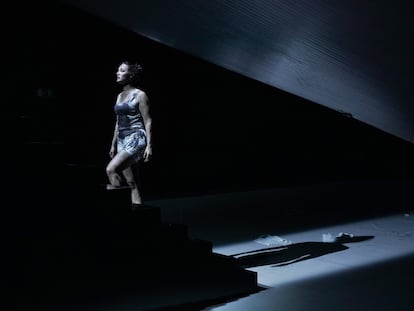 Montserrat Seró (Carmen / Helena), dans l'opéra «Don Juan n'existe pas».