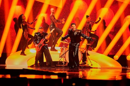 Mamagama de Azerbaïdjan, interpréter la chanson "Run with u" 