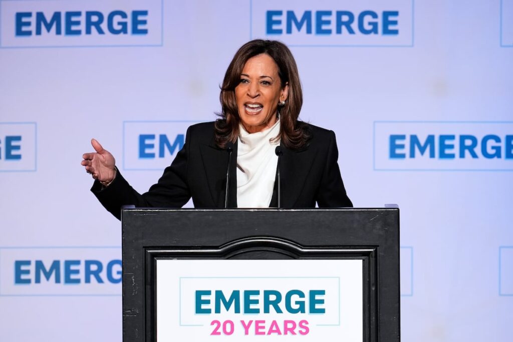 Kamala Harris réapparaît et charge contre Trump: "Cette administration a abandonné les valeurs des États-Unis"