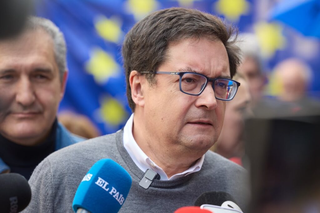 Óscar López voit «très grave» que les messages privés de Sanchez sont publiés et demande à enquêter sur la filtration