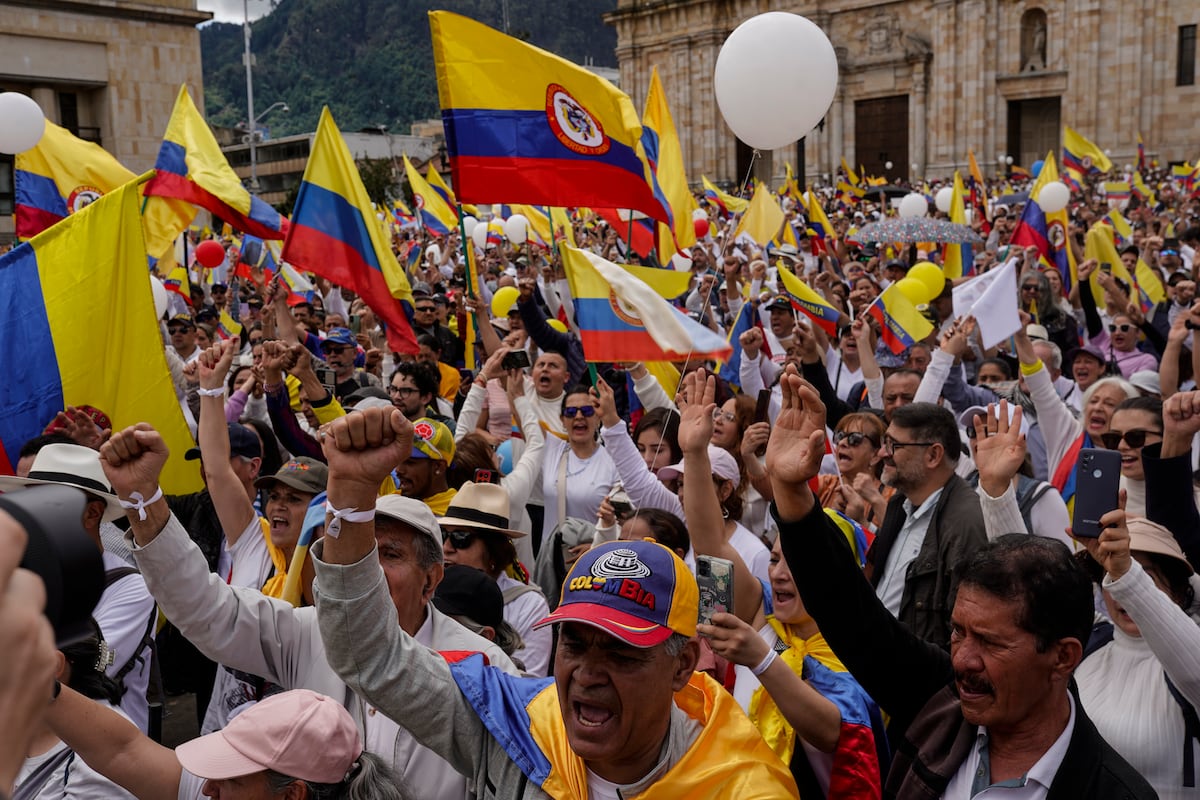 Plus de 70 000 personnes marchent à l'attaque contre Miguel Uribe Turbay: « Plus de peur »