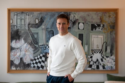 L'économiste Miguel Partnership dans son département de Santiago, au Chili, le 17 juin.