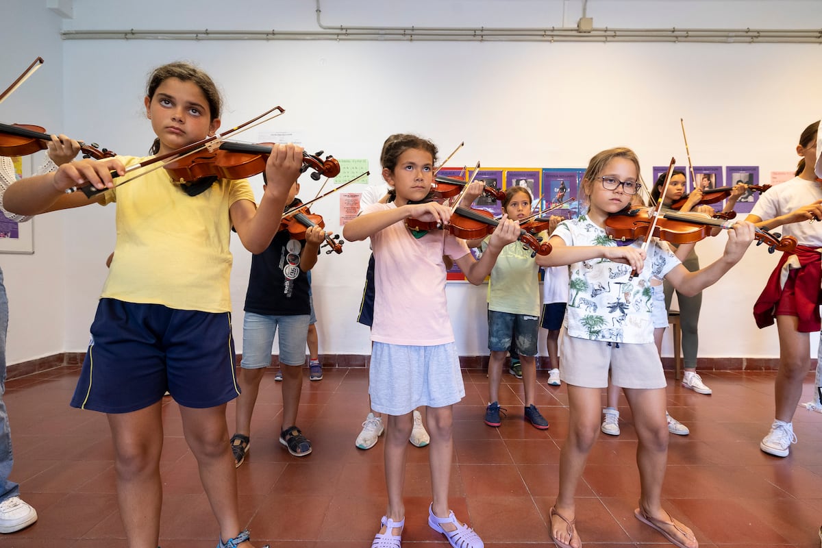 Un projet reconnu et primé de 13 orchestres formé par des enfants pauvres se battent maintenant pour survivre