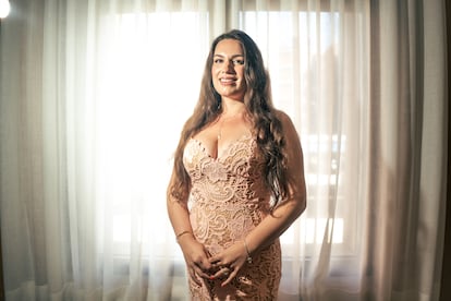 María Santiago, 28 ans, femme gitane qui ne pouvait pas aller à l'université, à l'auditorium de la faculté de tourisme de l'Université Complutense de Madrid.