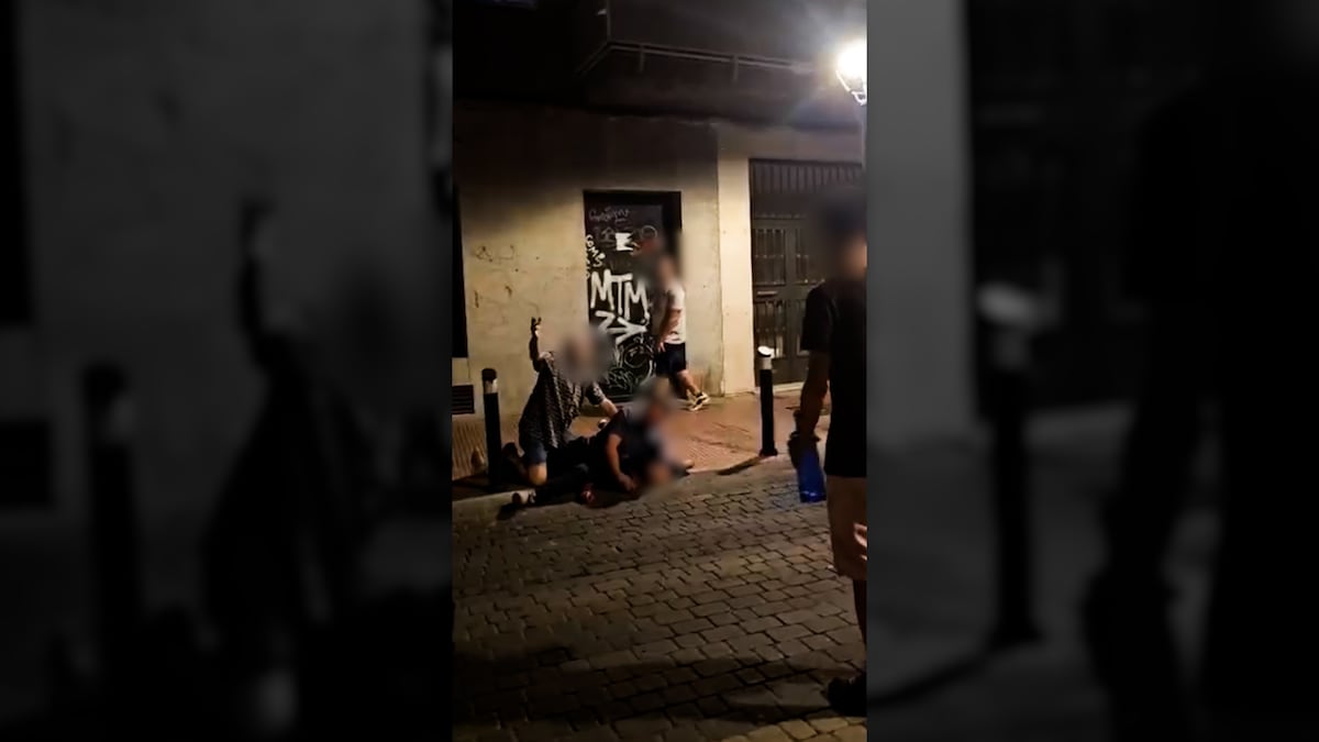 A arrêté un policier de Madrid pour étouffer à mort un homme qu'il a accusé d'avoir volé son mobile