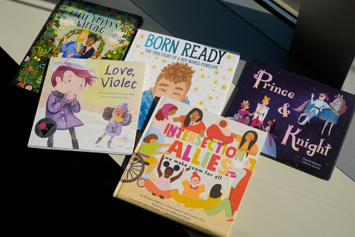 Le Supreme américain permet aux parents de veto dans les écoles de leurs enfants lgtbiq + livres à thème
