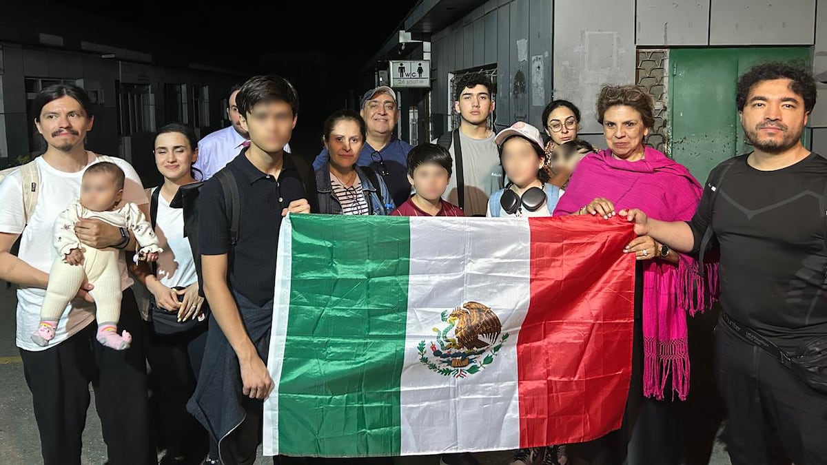 Le ministère des Affaires étrangères évacue les Mexicains qui étaient en Iran