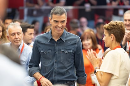 Le secrétaire général de la PSOE et le président du gouvernement, Pedro Sánchez, arrive au comité fédéral ce samedi, dans une image distribuée par son parti.