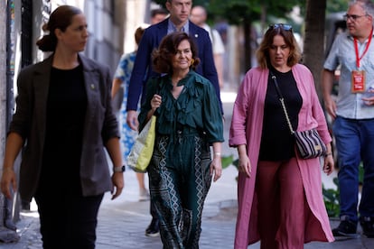 Le président du Conseil d'État, Carmen Calvo, à son arrivée au siège de la PSOE pour assister au comité fédéral du PSOE.