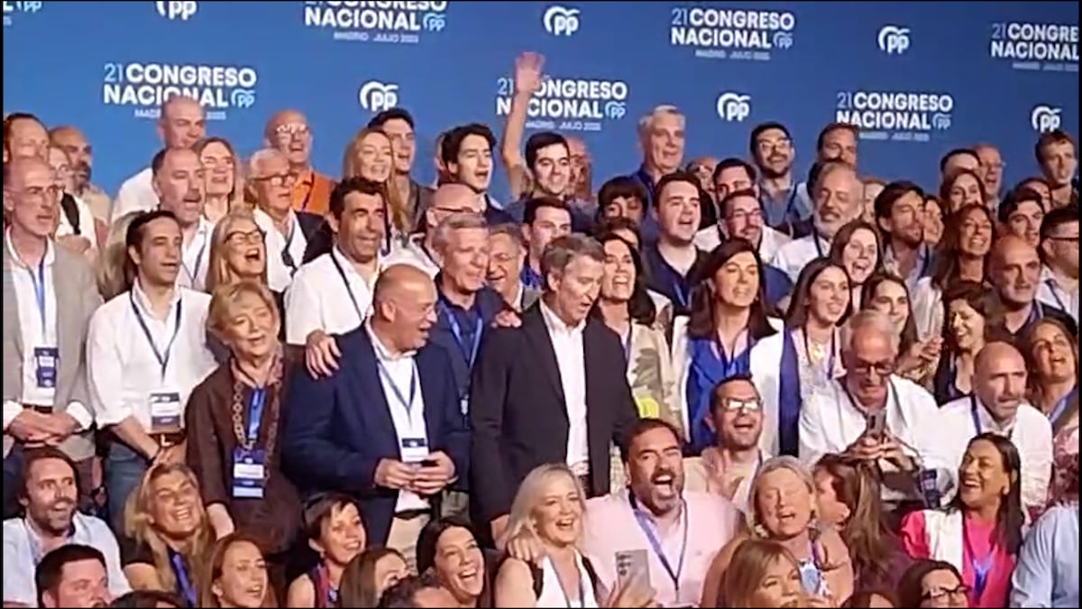 Ce qui s'est passé après les caméras du Congrès du PP: de la chanson «A Rianxeira» avec Feijóo aux livres d'Aznar et des fraises d'Ayuso