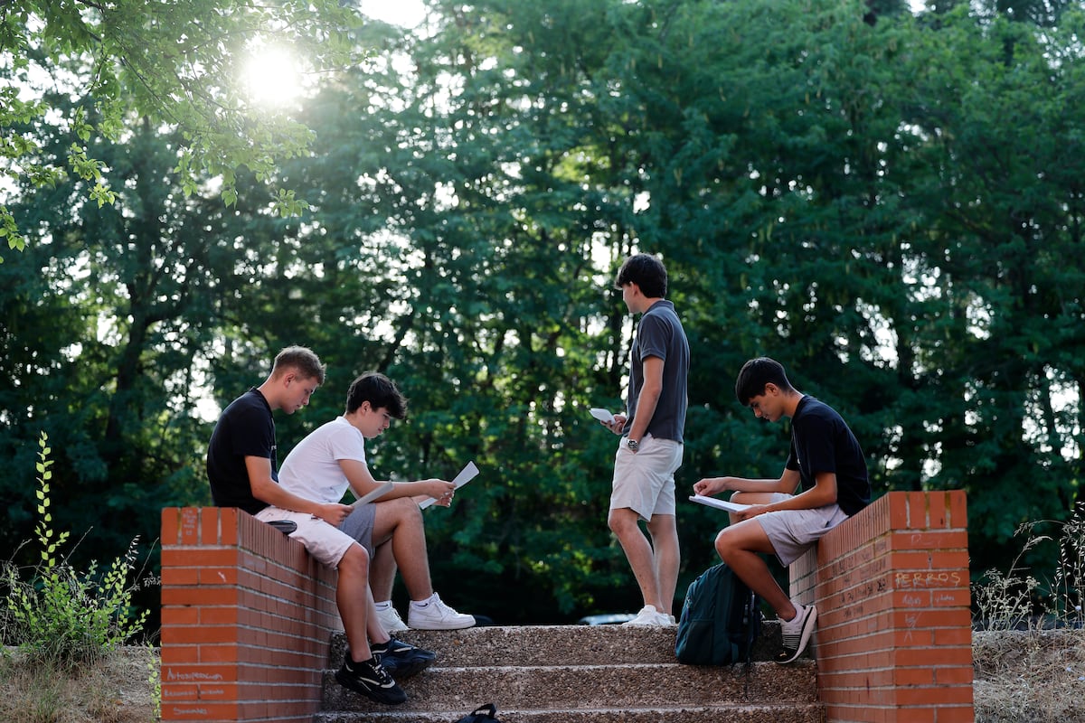 Les conséquences pénibles que les communautés ne donnent pas toute la journée les listes d'admission dans leurs universités
