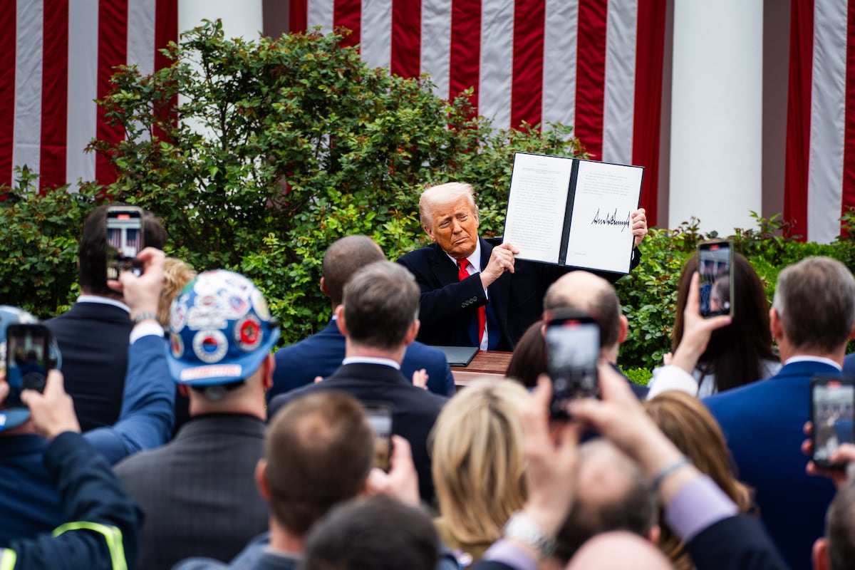 Trump impose un tarif de 50% au Brésil en punition pour la « chasse aux sorcières » à Bolsonaro dans son procès pour le coup d'État