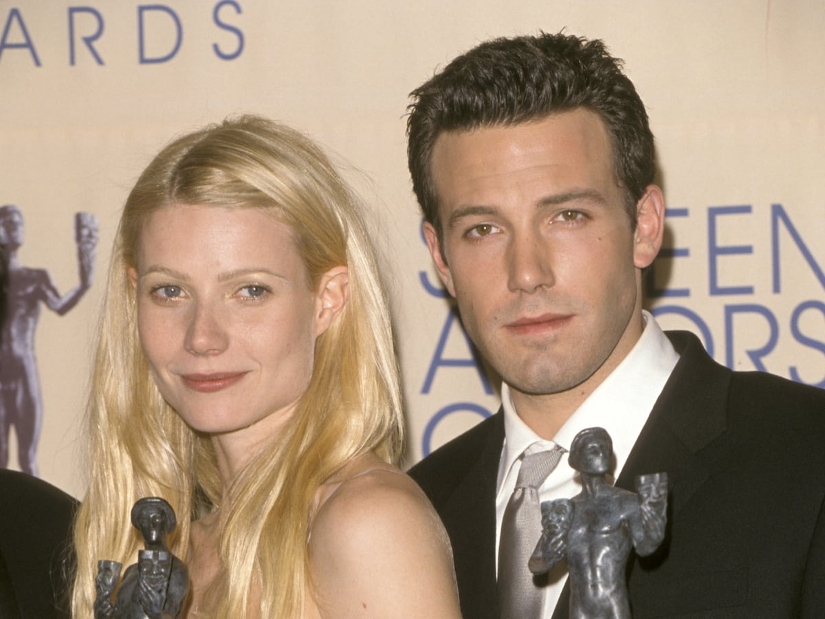 Le biographe de Gwyneth Paltrow raconte la raison de la pause avec Ben Affleck: « Elle a préparé le dîner et il voulait sortir avec ses amis »
