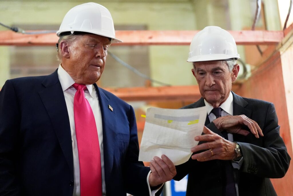 Powell corrige Trump en public pour avoir menti sur le coût de la réforme de la Réserve fédérale lors d'une visite aux travaux