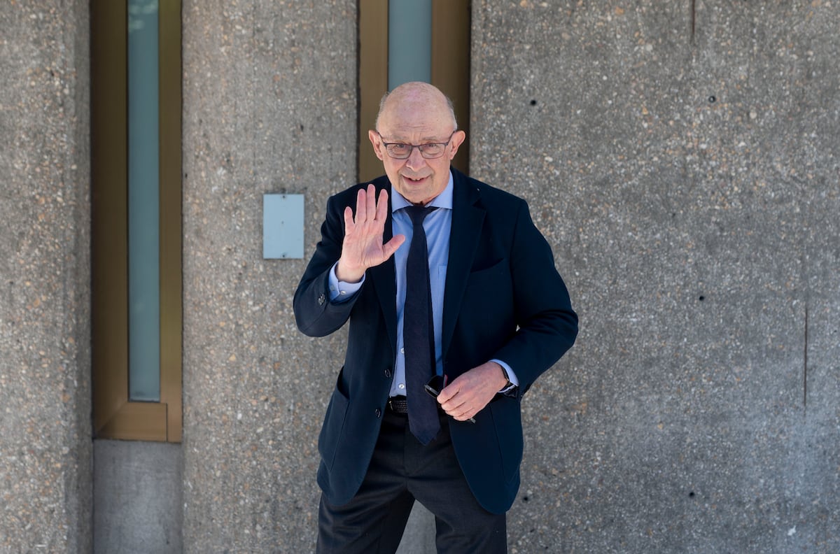Hacienda accuse Cristóbal Montoro de vendre ses actions dans l'entreprise à un prix Unreal