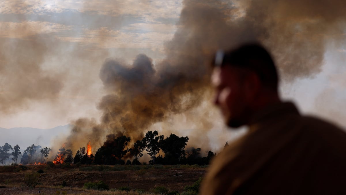 L'Ume ajoute au travail d'extinction du feu de Méntrrida (Toledo), qui a déjà atteint Madrid