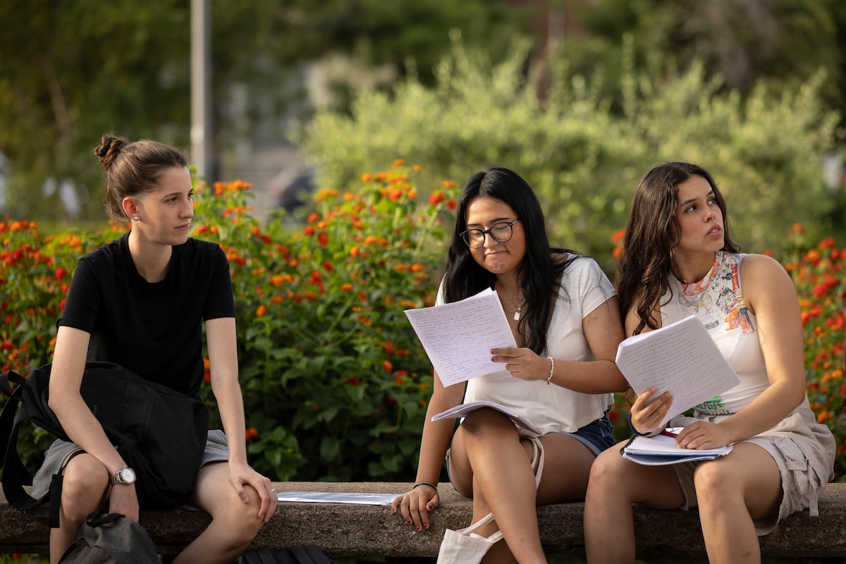 Les autonomies autorisent de plus en plus les lieux à l'université privée tandis que le public n'est pas en mesure d'accueillir des milliers d'étudiants