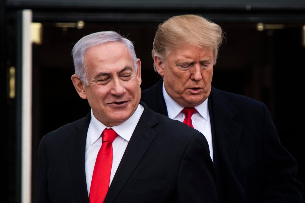 Trump menace d'annuler l'aide d'Israël si la justice ne ferme pas les affaires de corruption contre Netyahu