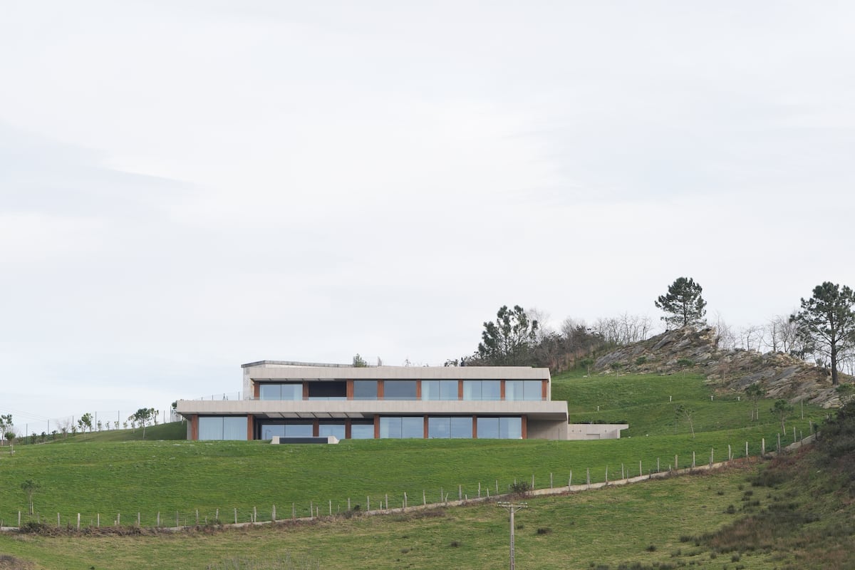 Pourquoi le chalet de Xabi Alonso est-il illégal ?: Beaucoup plus cliché que la vérité architecturale