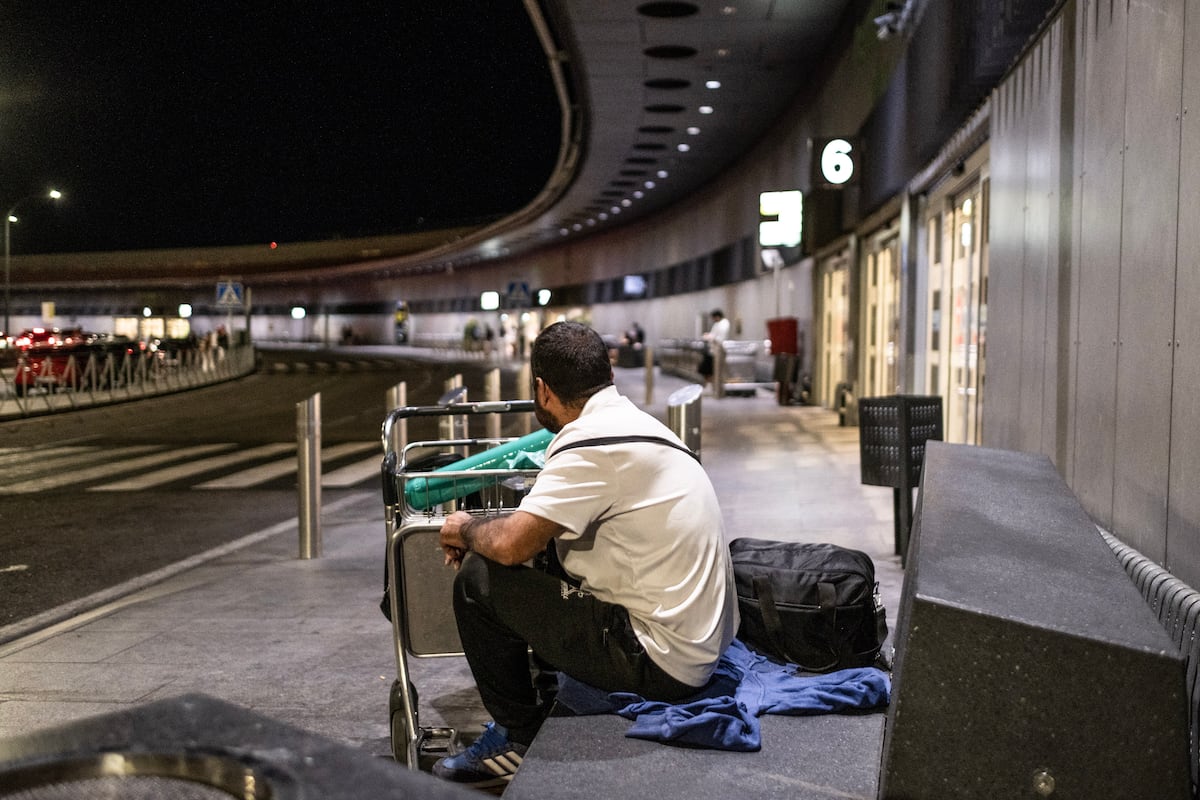 Barajas, blindé: 89% des sans-abri qui dormaient à l'aéroport dispersés à Madrid et le conseil municipal accueille 11%