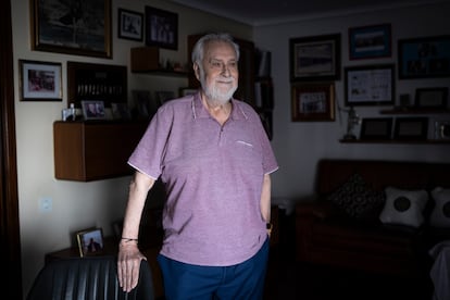 Amos Núñez, soignant de plus de 80 ans. Dans sa maison à Albacete.