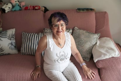 María Avelina Aparicio, chez elle à Bilbao, où elle s'occupe de sa fille Andrea, avec une paralysie cérébrale. 