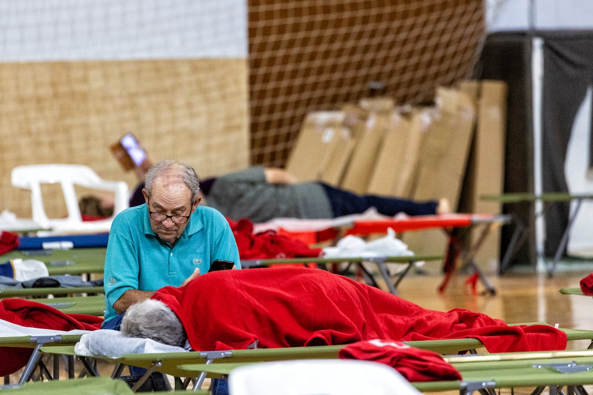 Trois jours à dormir dans un centre expulsé: « J'ai peur de trouver tout ce qui est tombé quand je rentre à la maison »