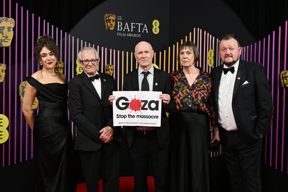 Le cinéaste britannique Paul Laverty, Icíar Bollaín, pour porter une chemise contre le « génocide » d'Israël à Gaza