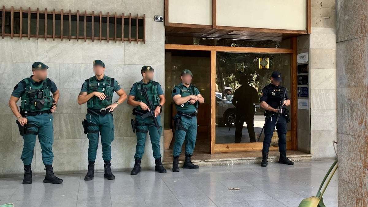Arrêté les anciens stupéfiants de la police nationale des îles Baléares accusées de collaboration avec un groupe criminel