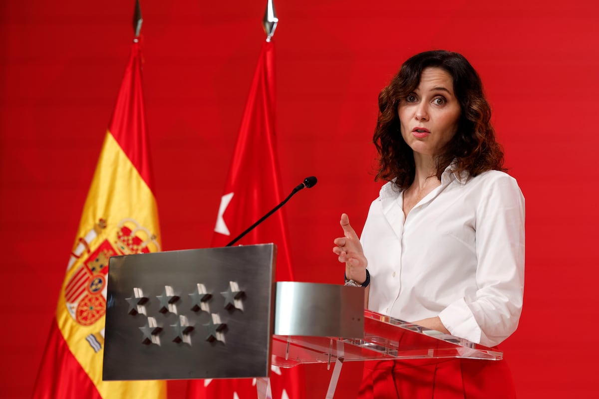 Ayuso se présente à l'effondrement du conseil scolaire d'État en retirant soudainement la moitié de son équipe technique