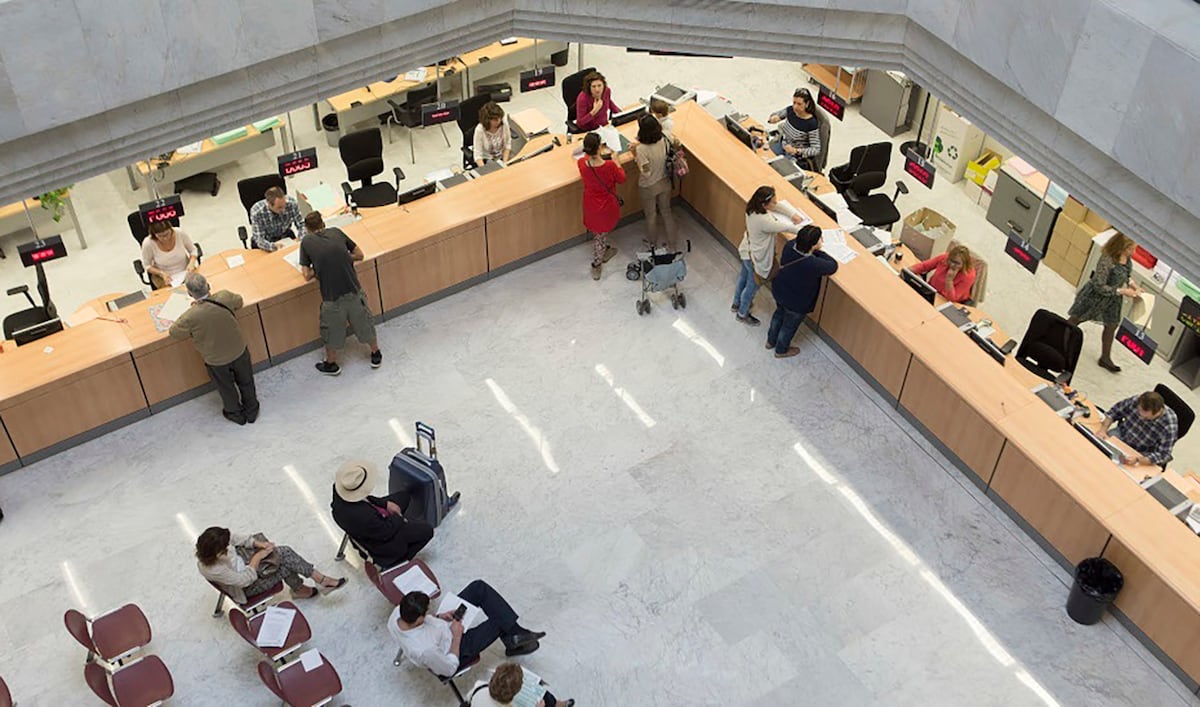 Ceci est accessible à l'emploi public en Europe: des écoles pour les responsables de l'Italie à la variété allemande