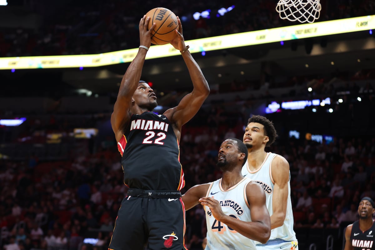 Ils accusent un ancien employé de la chaleur de Miami pour voler plus de 400 tirs de match d'occasion