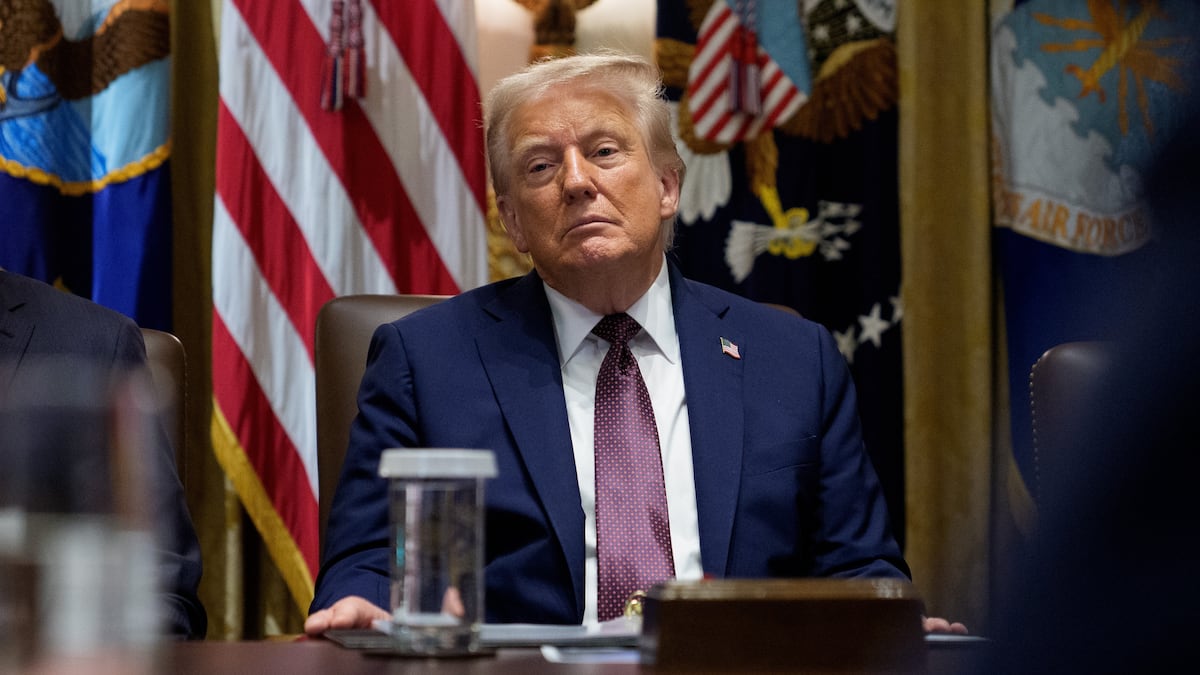 Une cour d'appel annule la plupart des tarifs de Trump