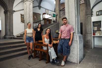 De gauche à droite: Matilda Martín, Ana Miranda, Margot Kirchhofer et Beltrán Hernández au San Isidro Institute Museum le 5 août.
