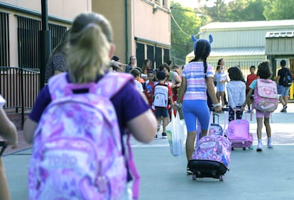 Les étudiants du Martínez Montañez College de Madrid reviennent lundi en classe après les vacances d'été.
