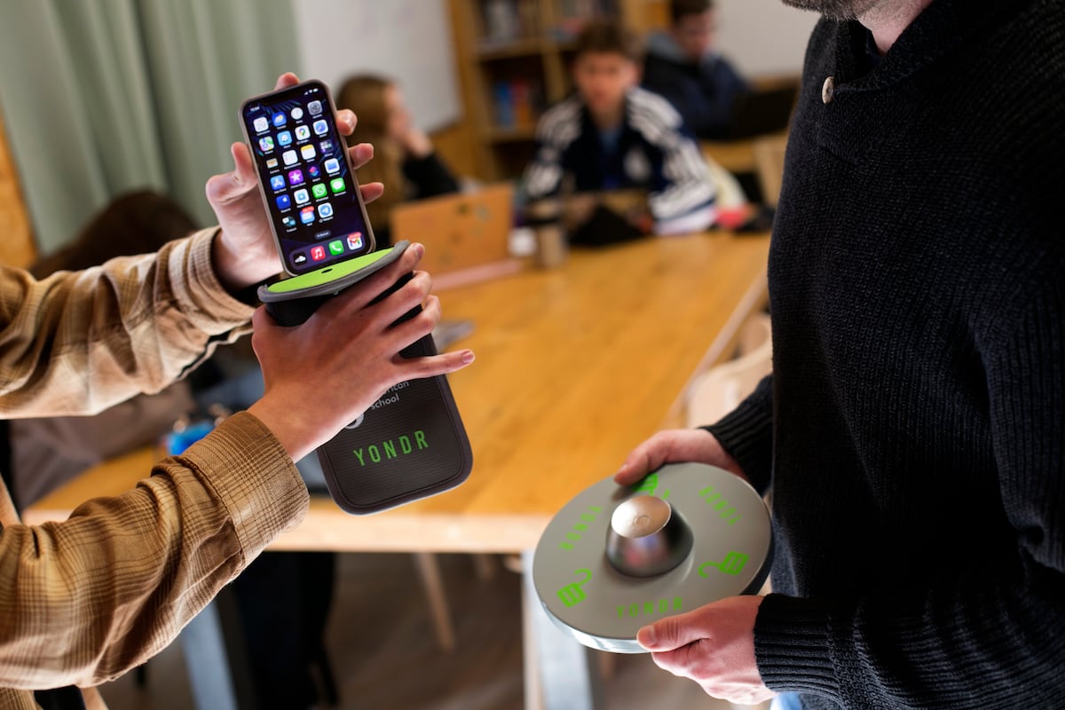 L'année scolaire commence par les mobiles presque bannis des salles de classe: il reste donc dans chaque autonomie