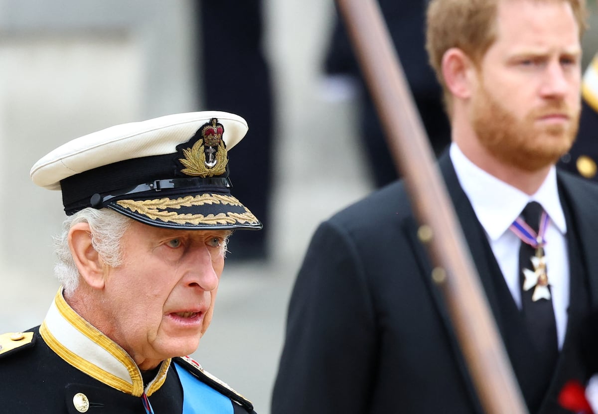 Carlos d'Angleterre le montre clairement: le prince Enrique ne peut pas être un membre « à moitié » actif de la famille royale