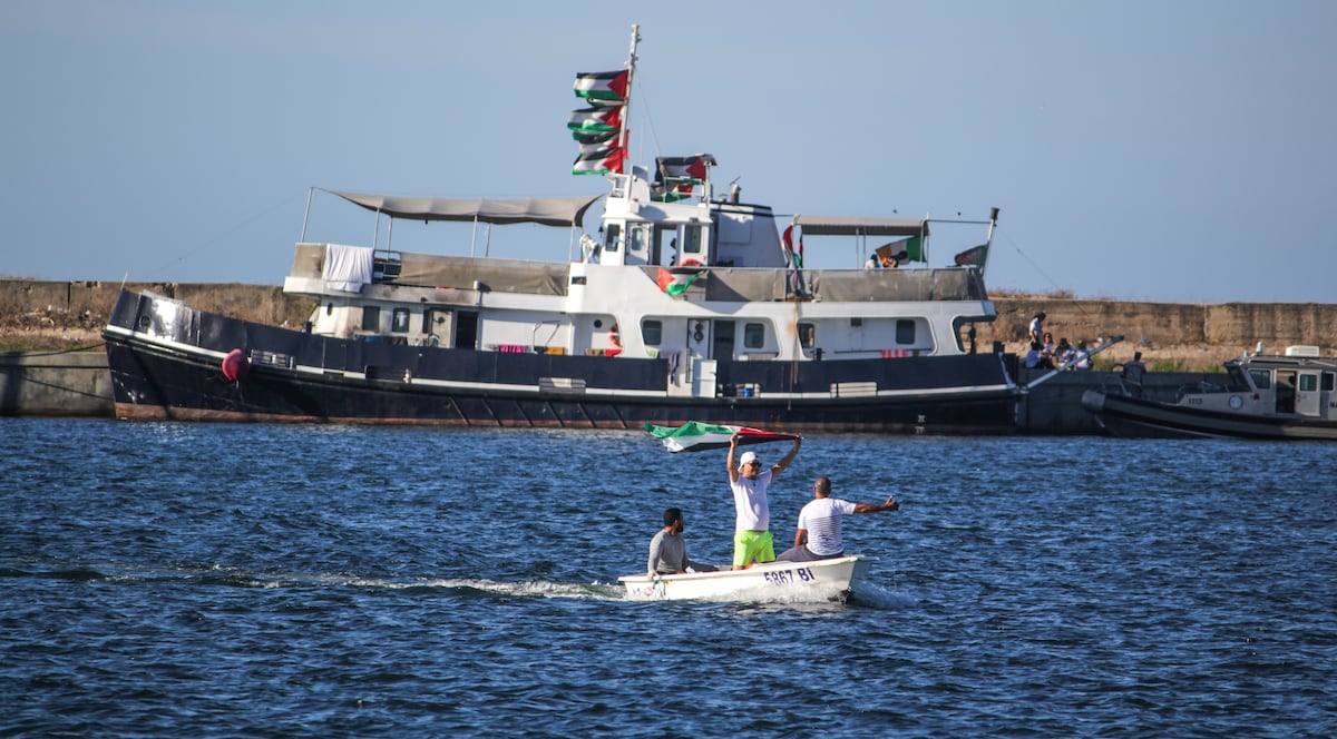 Le navire principal de la flottille avec l'aide de Gaza laisse la mission pour un problème dans le moteur